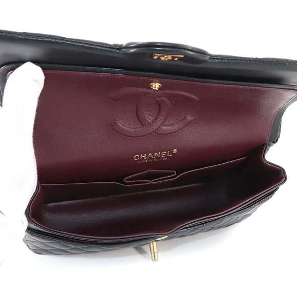 CHANEL Matelasse 25 Chain Shoulder Handbag in Black Lambskin with Gold Hardwa... - Picture 8 of 10